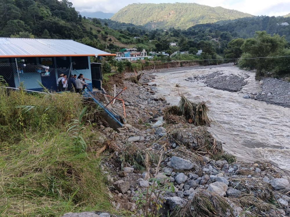 Lluvias han provocado daños en 50 centros educativos, reporta la Conred 