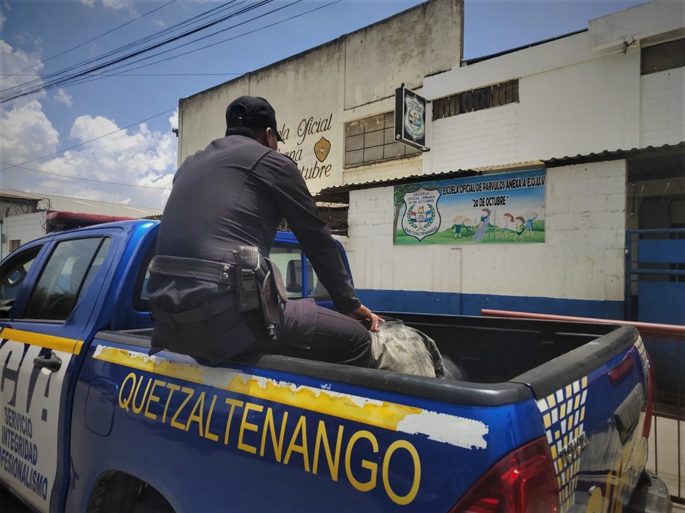 Capturan a menor que intentó activar bomba casera en escuela de Xela