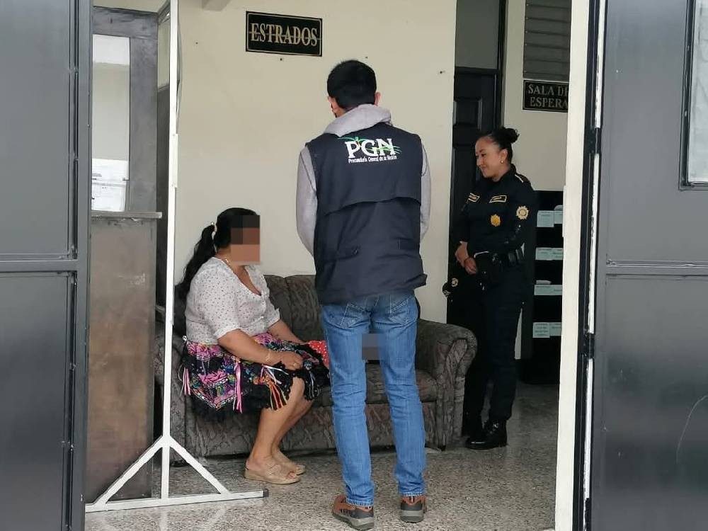 Madre en estado etílico deambulaba por las calles con menor de edad