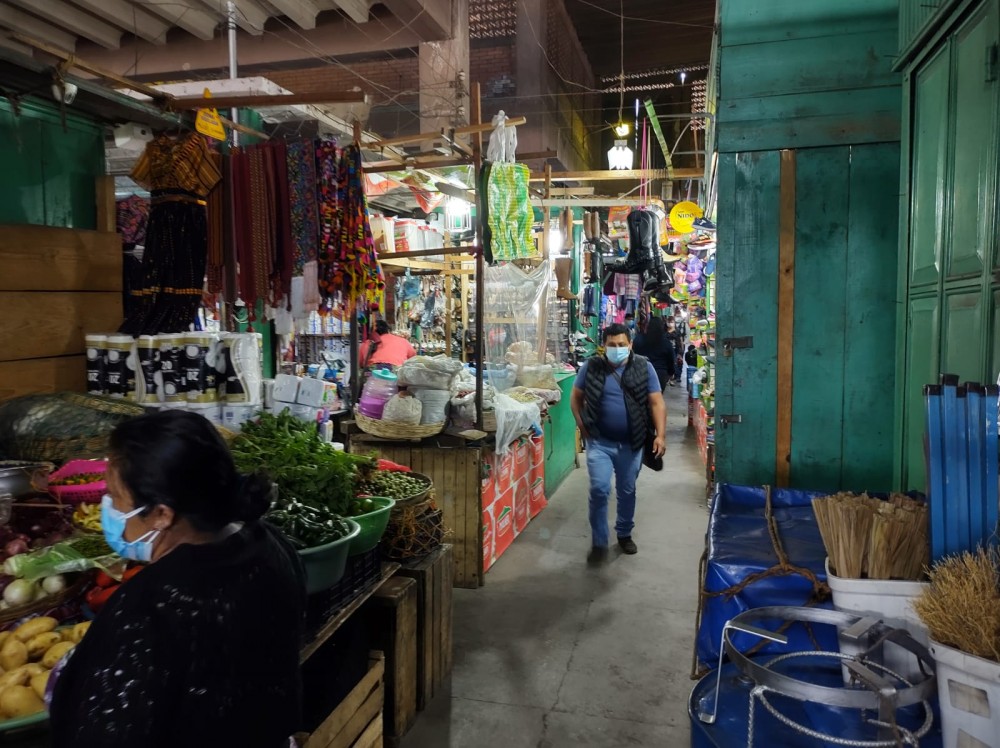 Mercado La Democracia podría modificarse con un segundo piso