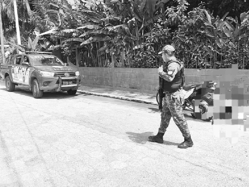 Motorista es asesinado a balazos frente a la Casa del Migrante en Ayutla