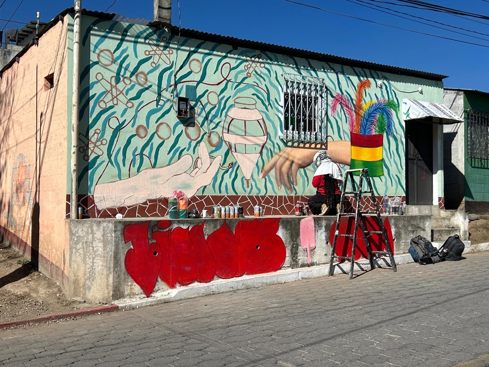 Más de 20 artistas participan en festival de murales en Quetzaltenango