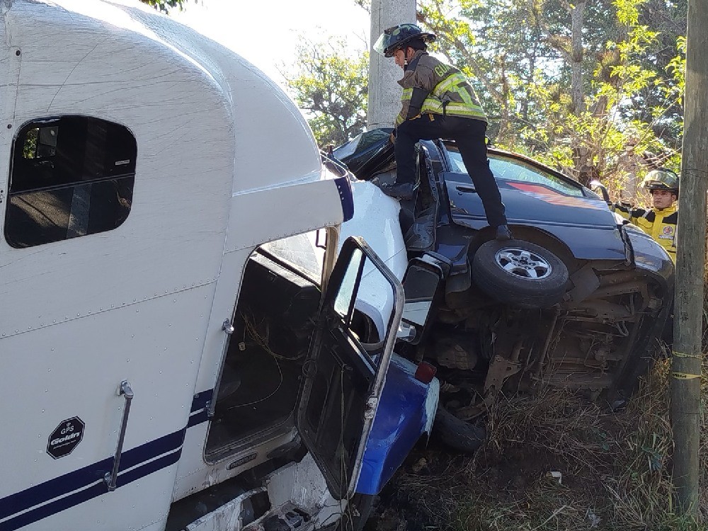 Mueren tres en accidente de tránsito en ruta a El Salvador 