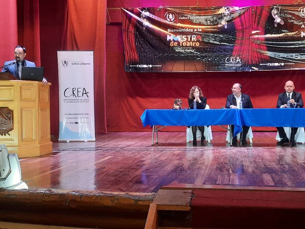 Muestra de Teatro Departamental Norma Padilla se presenta en Quetzaltenango