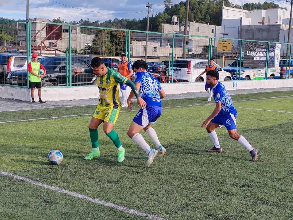 Multan al campeón de la Segunda División por ataque a rival