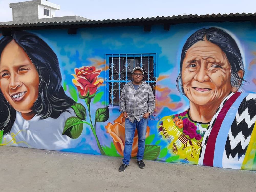 Mynor Sarat, un quetzalteco apasionado por el arte plástico 