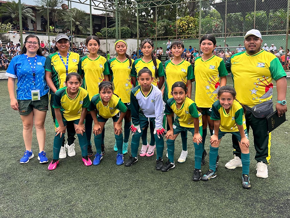 Niñas de Chimusinique son campeonas regionales 