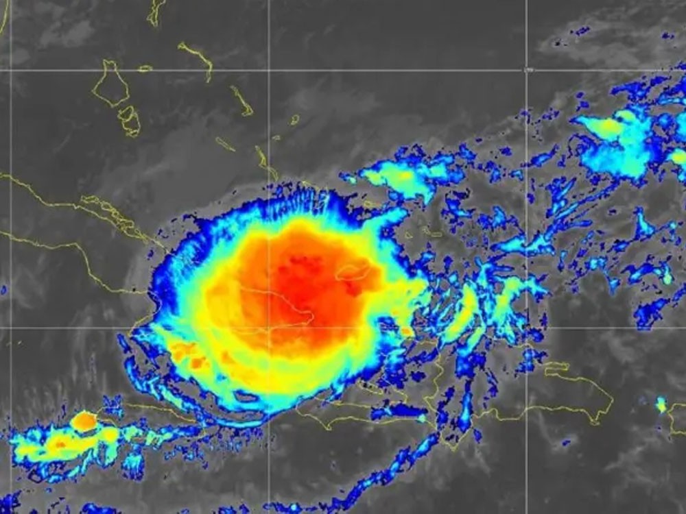 Oscar se degrada a tormenta tropical tras tocar tierra en Cuba como huracán