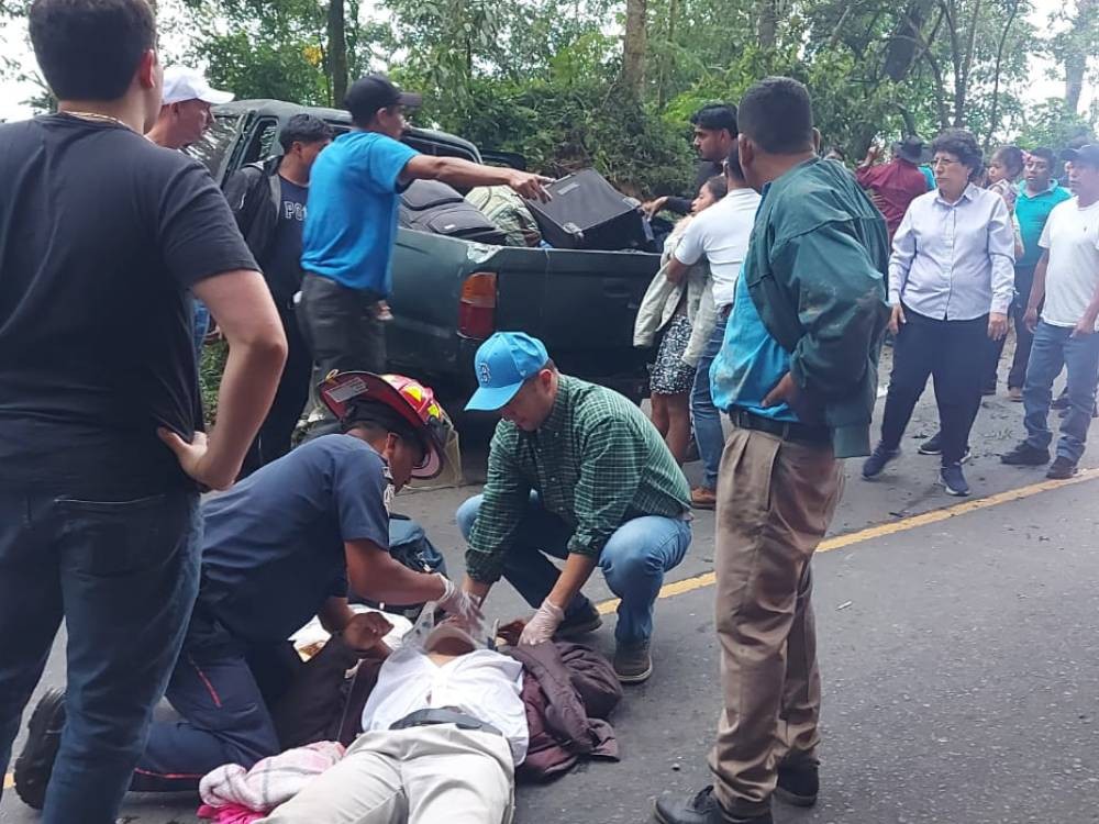 Picop pierde frenos y vuelca en ruta hacia Colomba Costa Cuca, dejando seis heridos