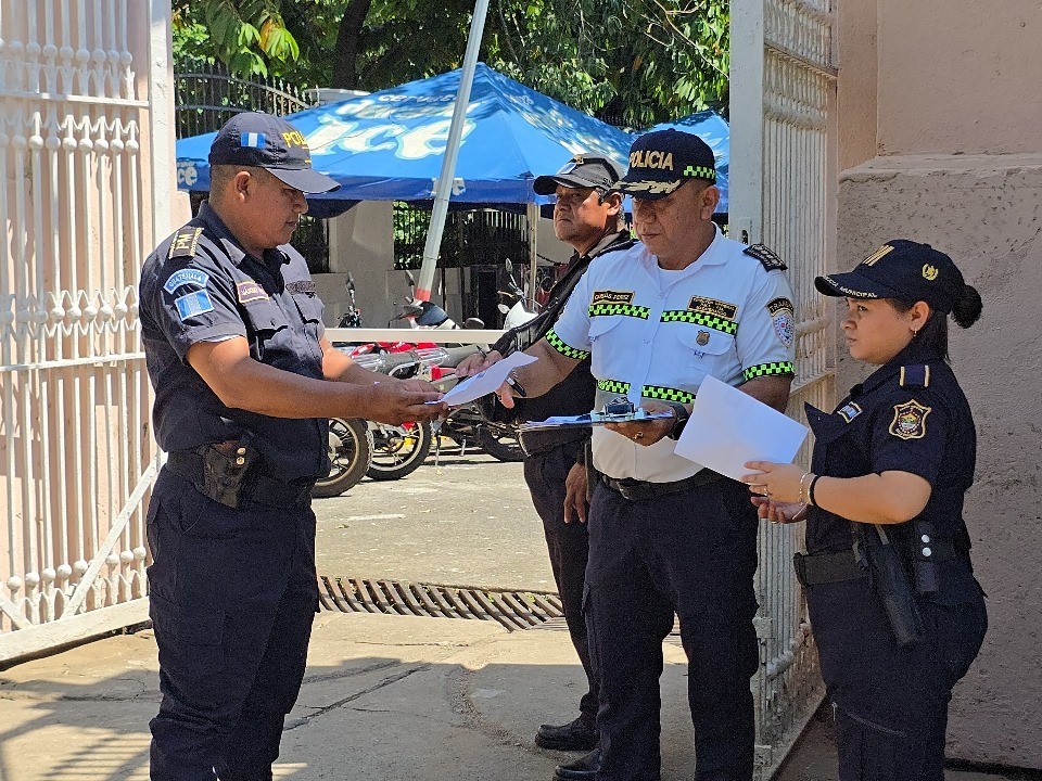 Policía de Tránsito y Municipal de Mazatenango ponen en marcha plan de seguridad por el Día de los Santos 