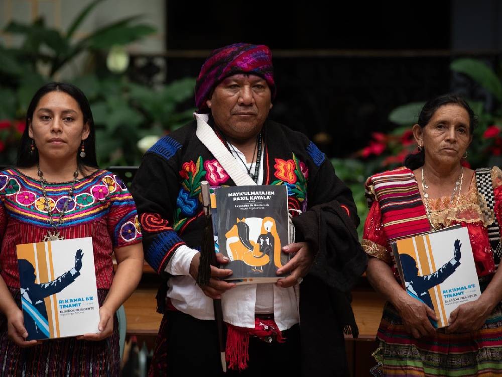 Presentan las ediciones bilingües (K'iche'-español) de las obras “El Señor Presidente” y “Leyendas de Guatemala” de Miguel Ángel Asturias