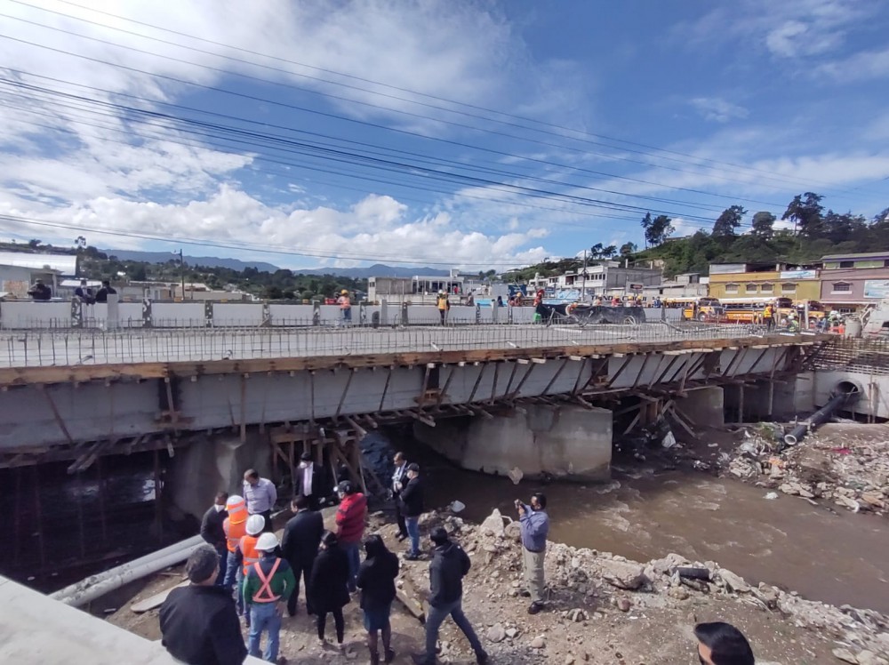 Puente Chiquilajá avanza un 85 por ciento