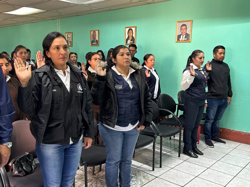 Quetzaltenango: entregan primeros nombramientos de personal permanente de salud del 2024