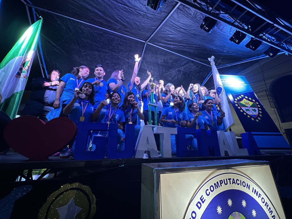 Recibimiento a campeonas de balonmano de los Juegos CODICADER en Mazatenango