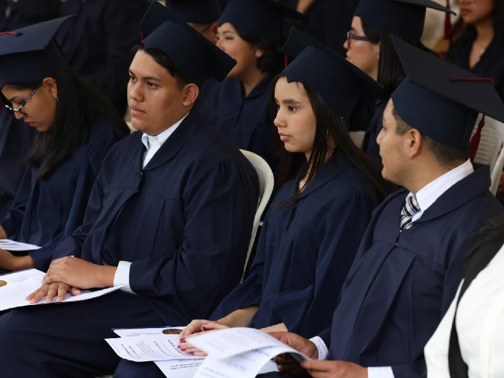 Recién graduados: el reto de conseguir trabajo