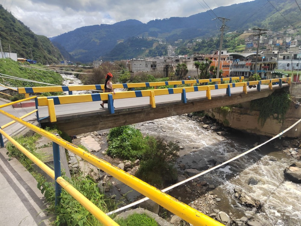 Recomiendan reforzar puente de acceso a Zunil, Quetzaltenango 