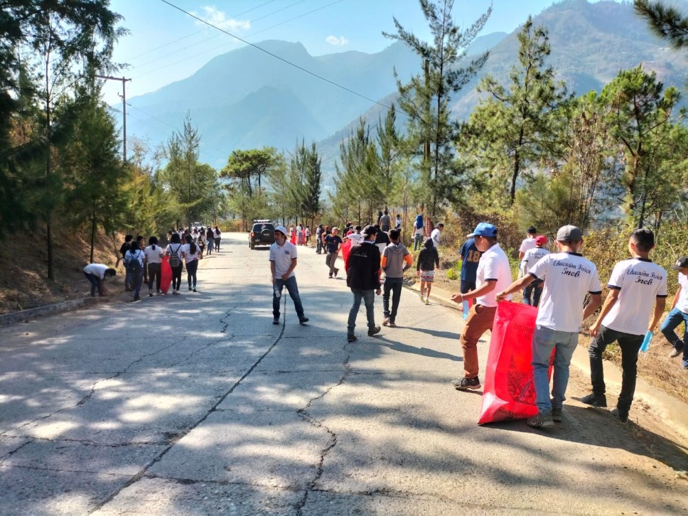 Retiran toneladas de basura que rodea el Río Selegua