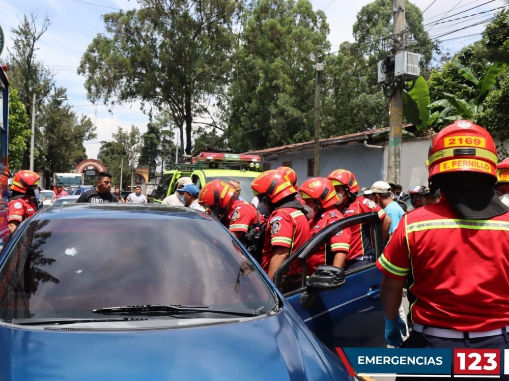 Seis miembros de una familia son asesinados, tras una emboscada en la zona 7 de la capital guatemalteca