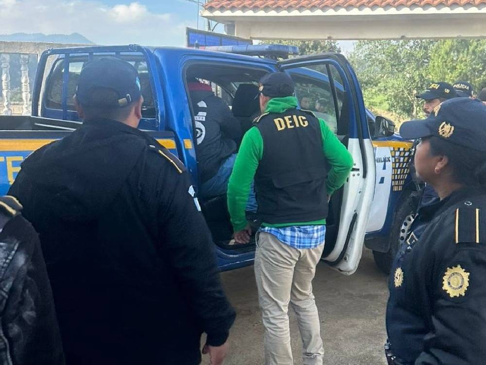 Señalado de homicidio es capturado en allanamientos
