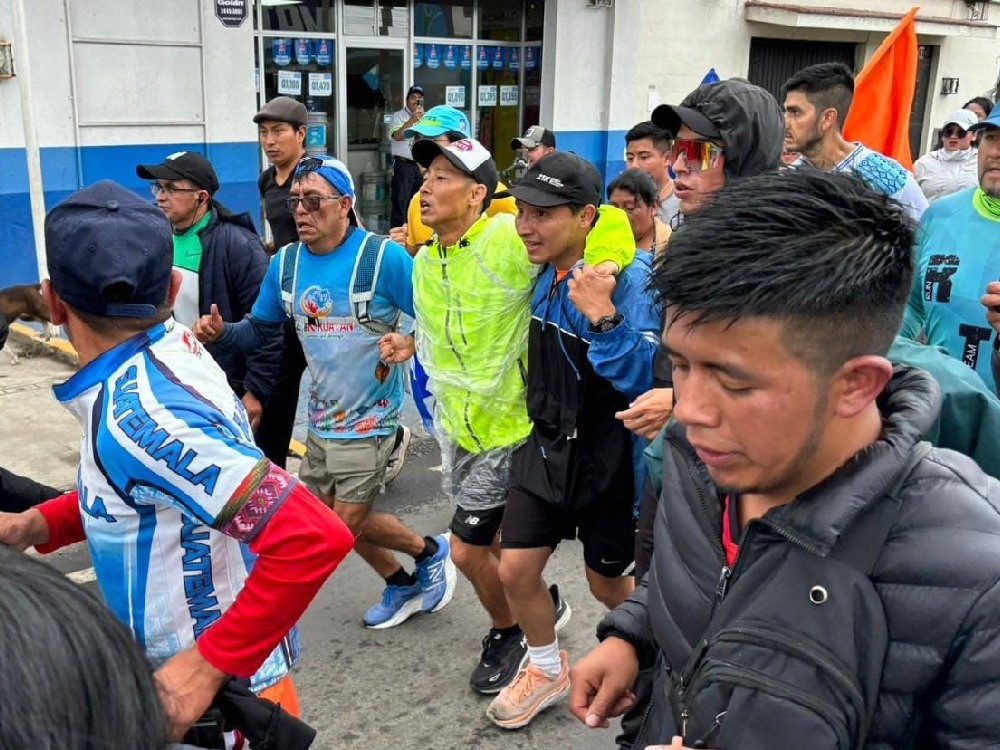 Shin Fujiyama llega a Xela en su travesía benéfica y anuncia que grabará contenido para dar a conocer la cultura de Quetzaltenango