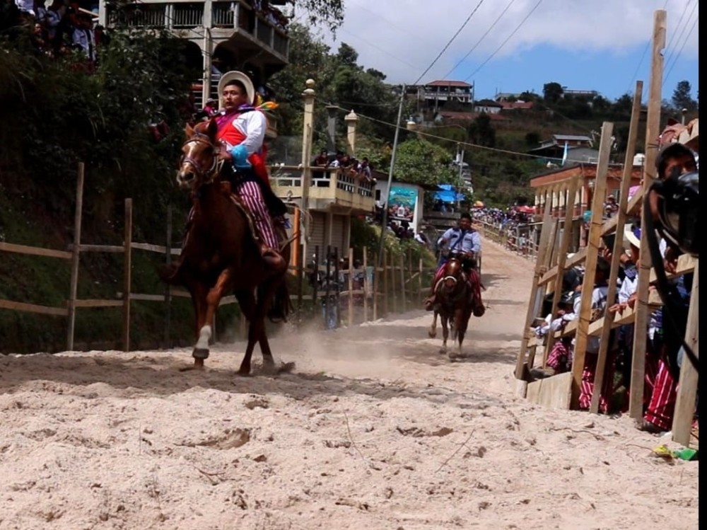 Todos Santos se llenará de colorido este 1 de noviembre con tradicional carrera de caballos