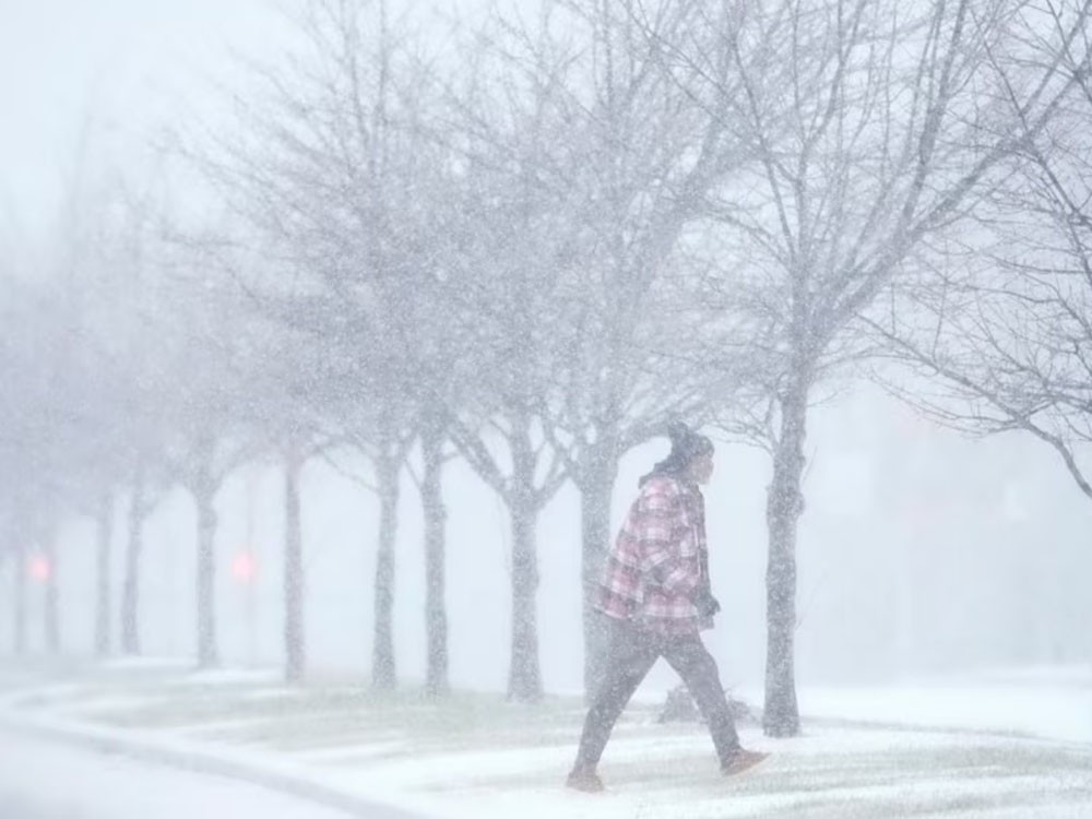 Tormenta invernal de nieve y frío intenso azota a EEUU