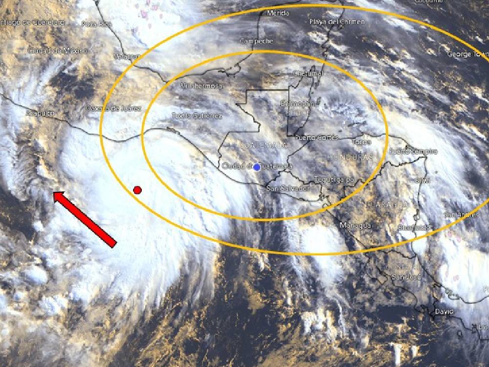 Tormenta tropical Erick se fortalece a huracán 