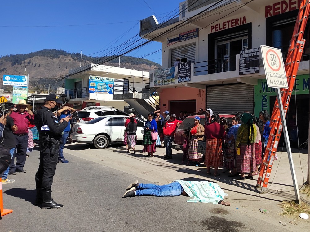 Trabajador sin equipo de protección murió al caer desde una altura de 6 metros