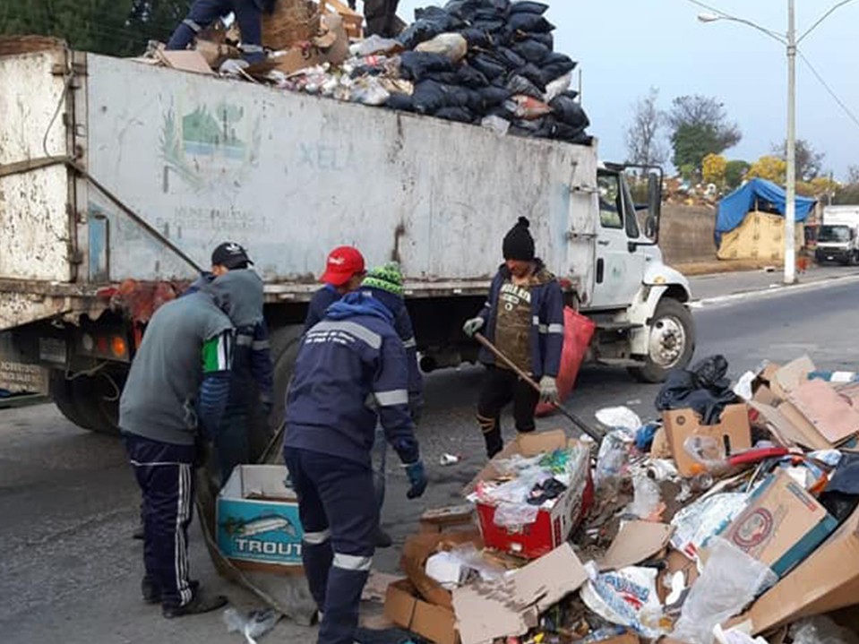 Tren de aseo municipal aún es irregular debido a los bloqueos de transportistas 