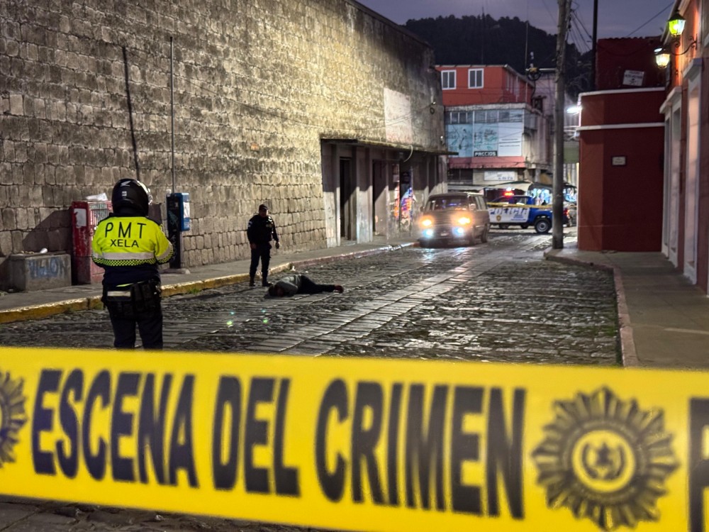 ÚLTIMA HORA | Hombre es asesinado a balazos a una cuadra del Parque Central de Xela