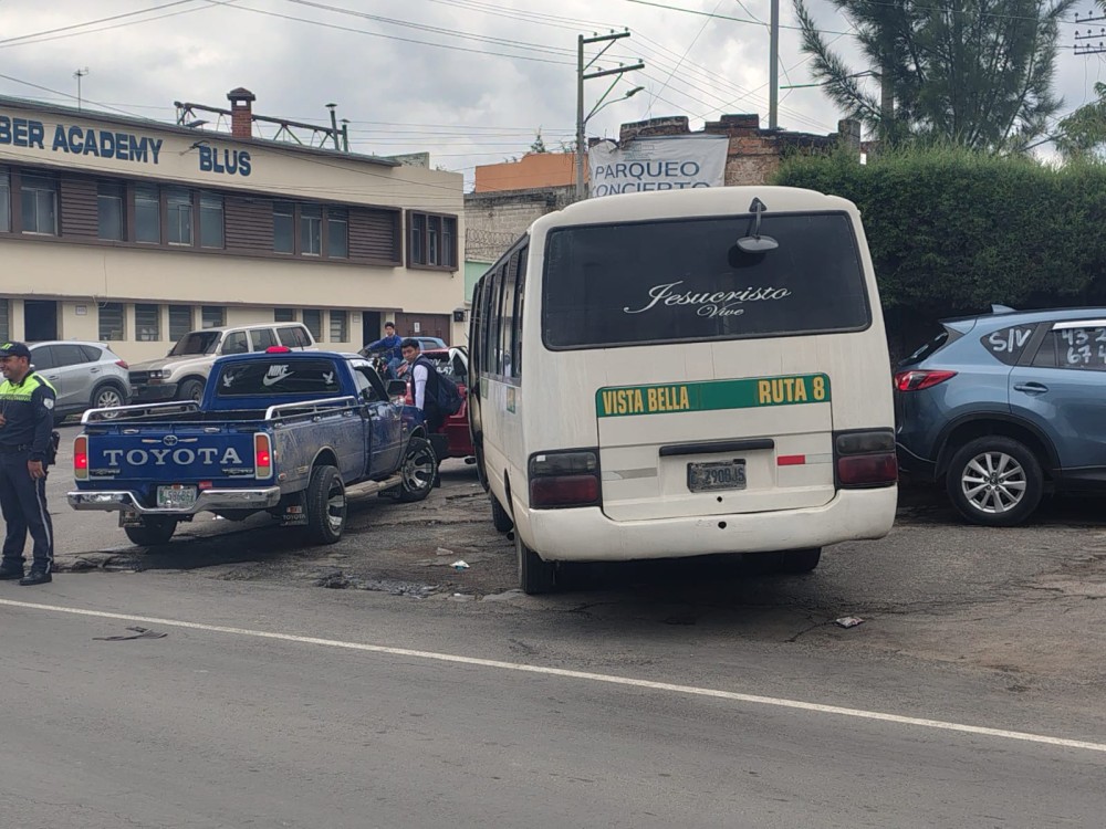 Unidades del transporte público protagonizan accidentes de tránsito en Xela