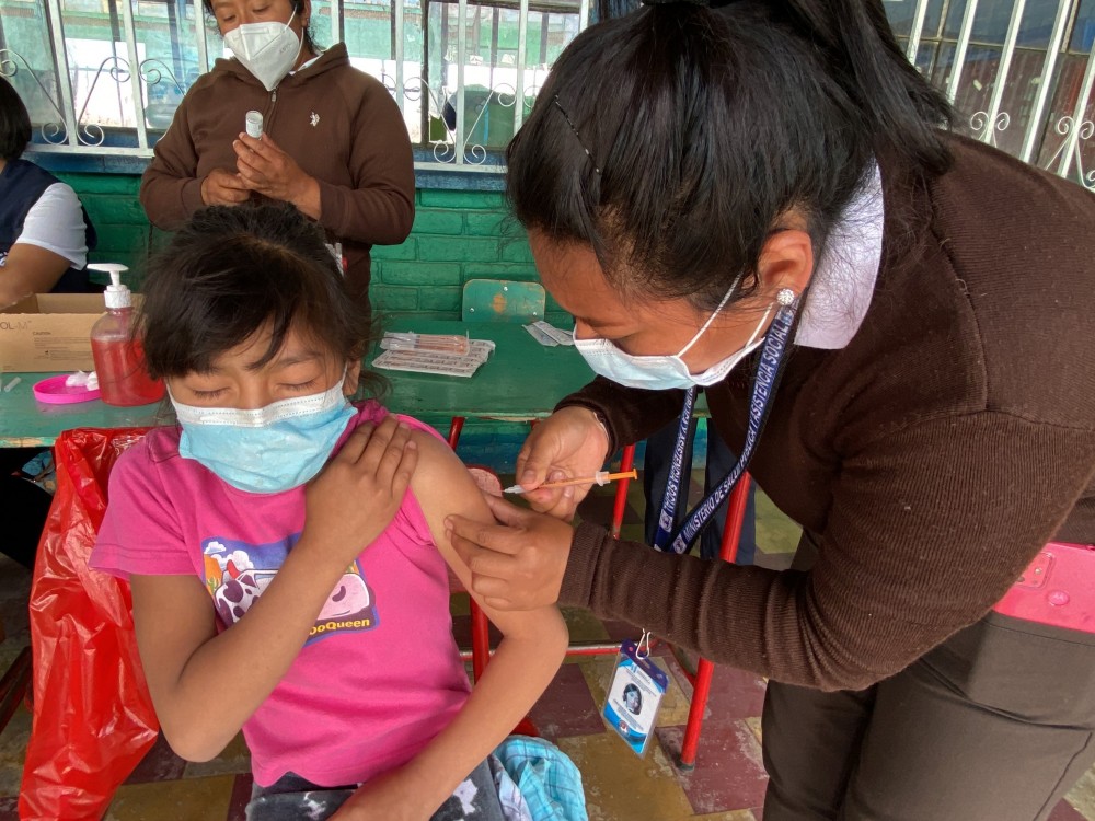 Vacunación en niños se estanca por falta de vacunas Moderna 