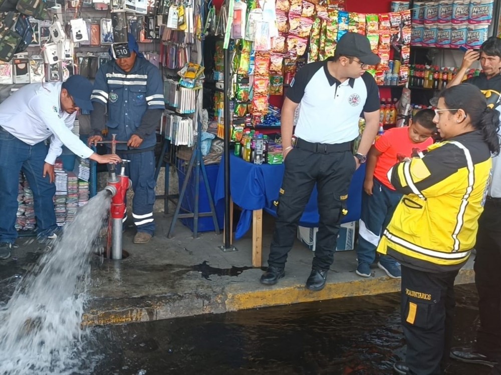 Ventas obstaculizan hidrantes en Quetzaltenango