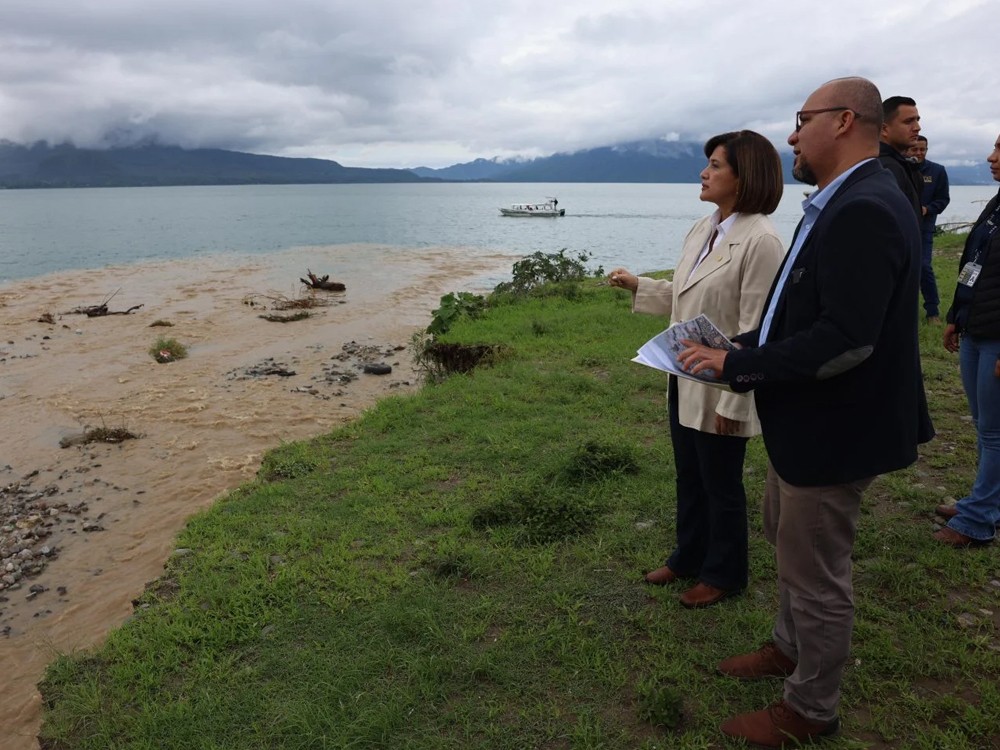 Vicepresidenta visita Sololá para impulsar la protección del lago de Atitlán
