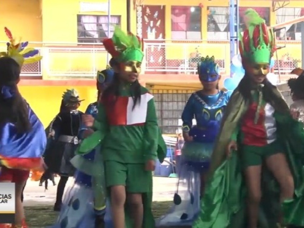 VIDEO | Estudiantes realizan Festival de Independencia 