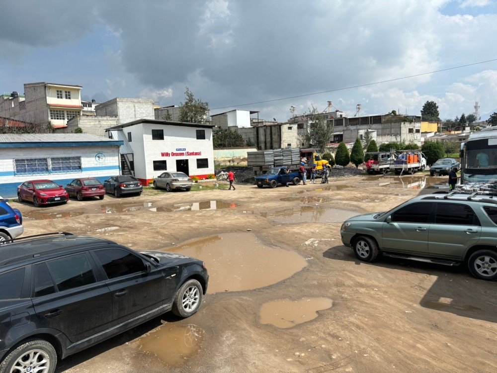 Xelajú comenzará con el mejoramiento del parqueo principal que se encuentra en mal estado